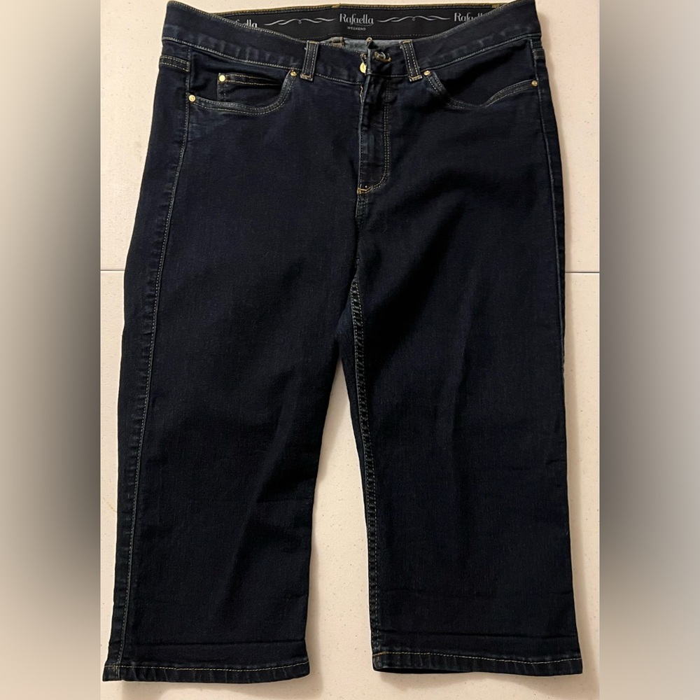 Rafaella Weekend Comfort Elastic Waist Capri Dark Wash Mid Rise Women’s Size 12
